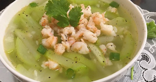 Canh bầu tôm tươi thơm ngon, giải cảm
