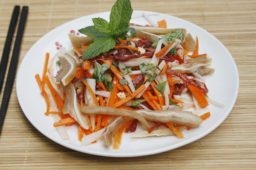 Chỉ cần bày món ăn ra đĩa thủy tinh và thưởng thức