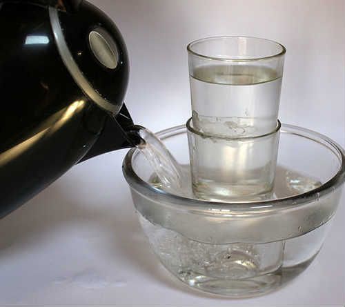 Mẹo xử lý chén bị dính